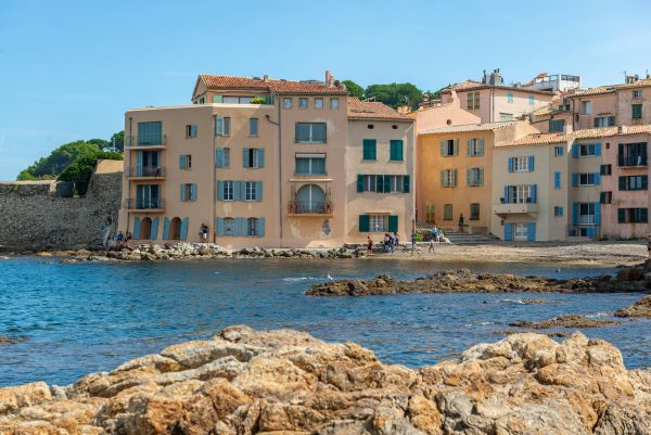 Découvrez les meilleures propriétés d'exception à Saint-Tropez
